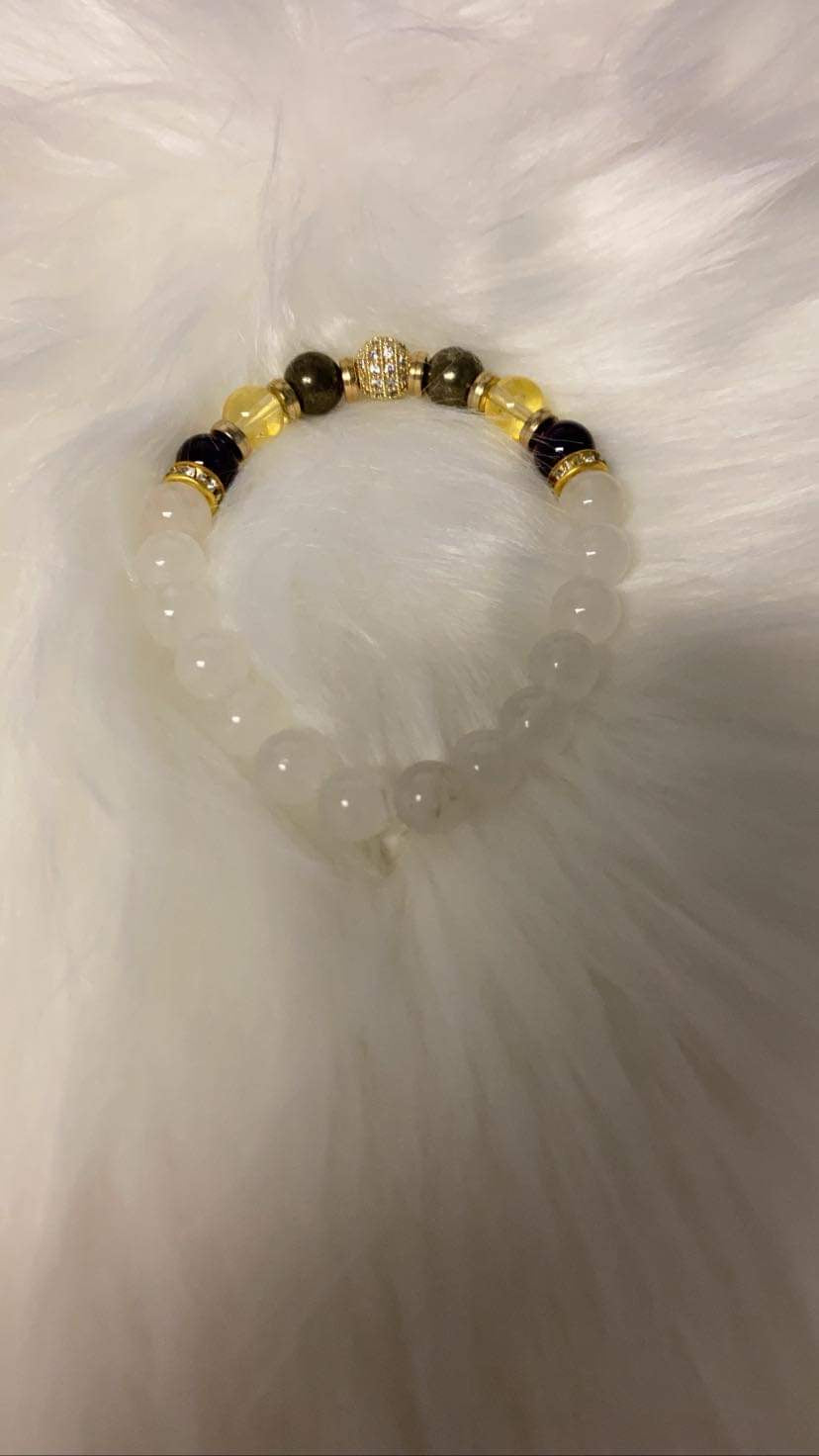 White money focus bracelet