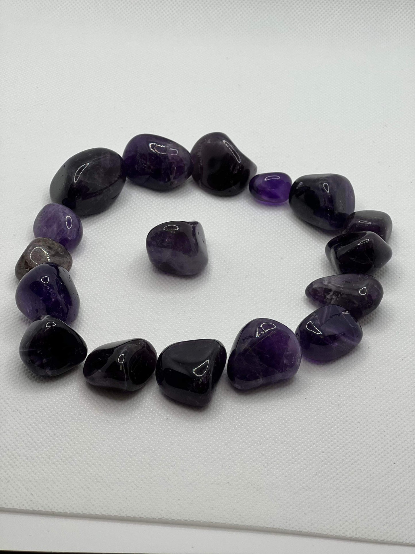 Tumbled stones (precious stones )