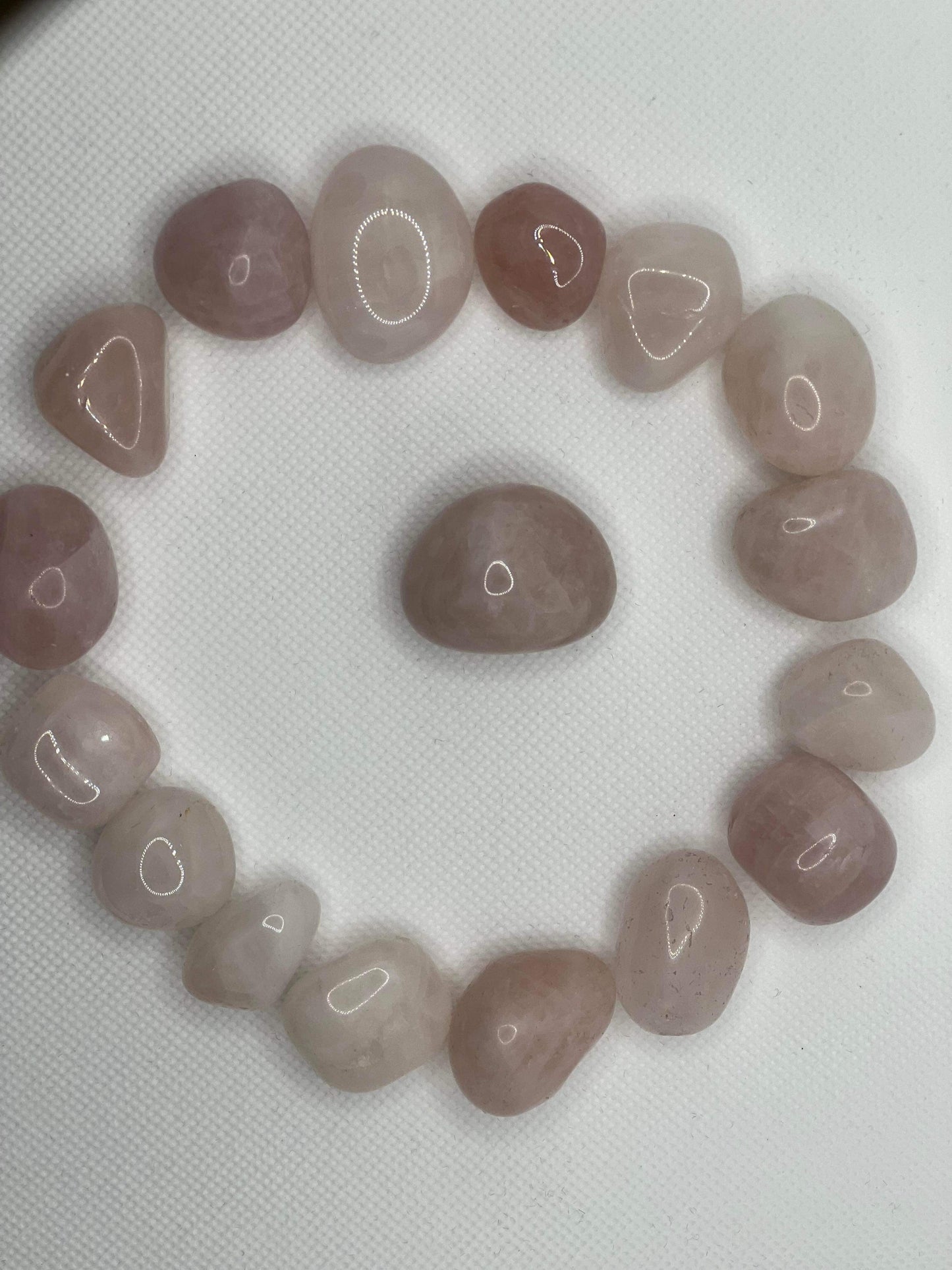 Tumbled stones (precious stones )